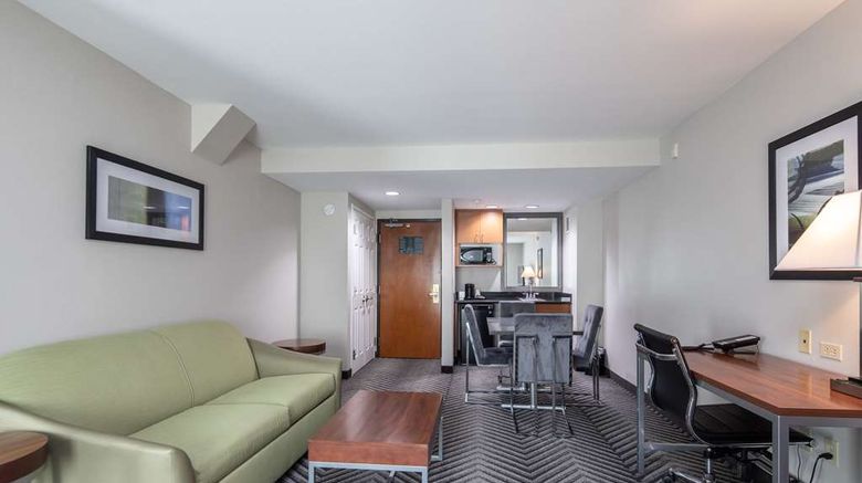 <b>Best Western Coyote Point Inn Room</b>. Images powered by <a href="https://iceportal.shijigroup.com/" title="IcePortal" target="_blank">IcePortal</a>.