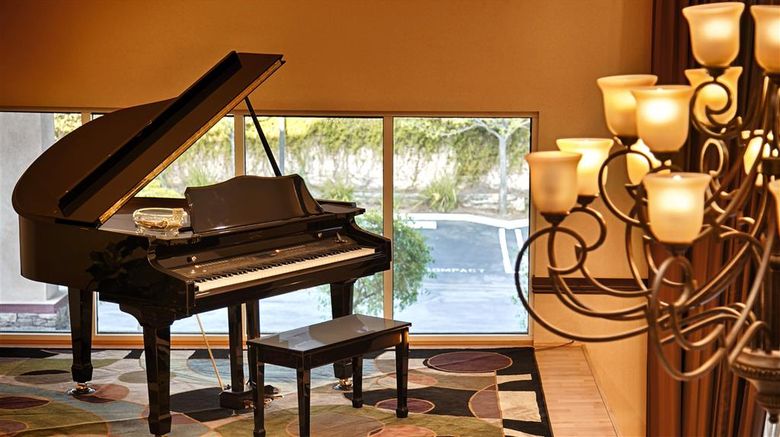<b>Best Western Plus Route 66 Glendora Inn Lobby</b>. Images powered by <a href="https://iceportal.shijigroup.com/" title="IcePortal" target="_blank">IcePortal</a>.