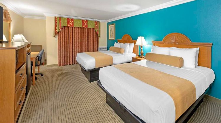 Best Western Harbour Inn & Suites Room