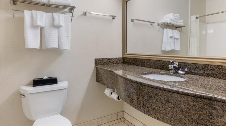 Best Western Plus Lake Elsinore Inn Stes Room