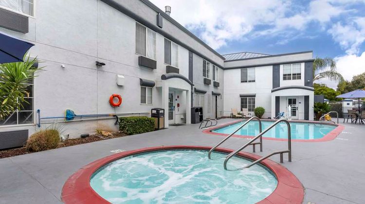 Best Western Galt Inn Pool