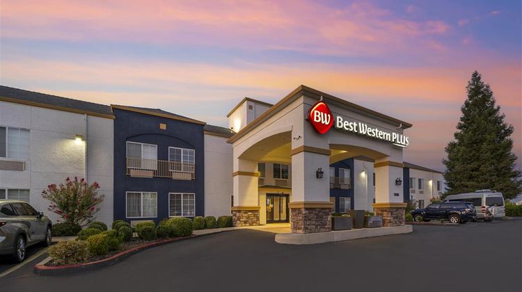 Best Western Plus Twin View Inn & Suites Exterior
