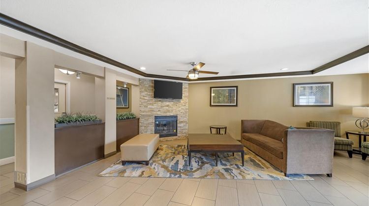 Best Western Plus Twin View Inn & Suites Lobby
