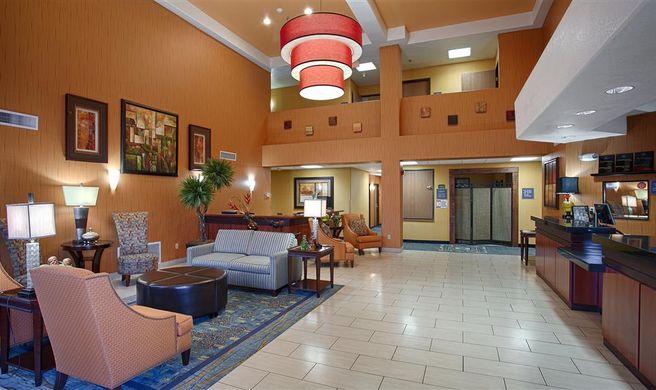 Best Western Plus Fresno Inn Lobby