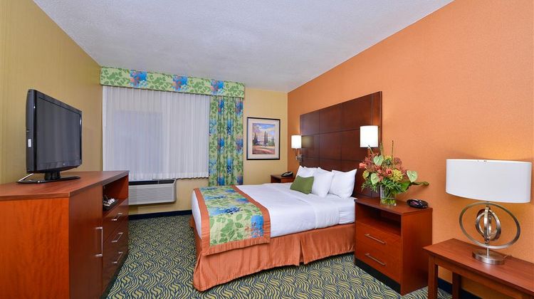 Best Western Plus Fresno Inn Room