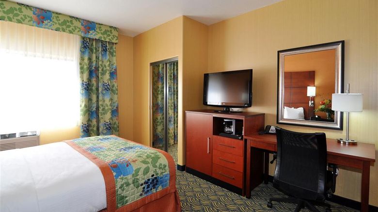 <b>Best Western Plus Fresno Inn Room</b>. Images powered by <a href="https://iceportal.shijigroup.com/" title="IcePortal" target="_blank">IcePortal</a>.