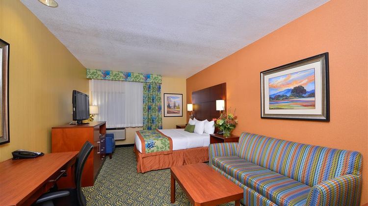 Best Western Plus Fresno Inn Room