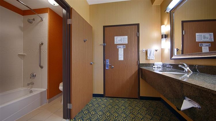 Best Western Plus Fresno Inn Room
