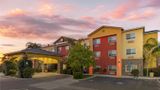 Best Western Plus Wasco Inn & Suites Exterior