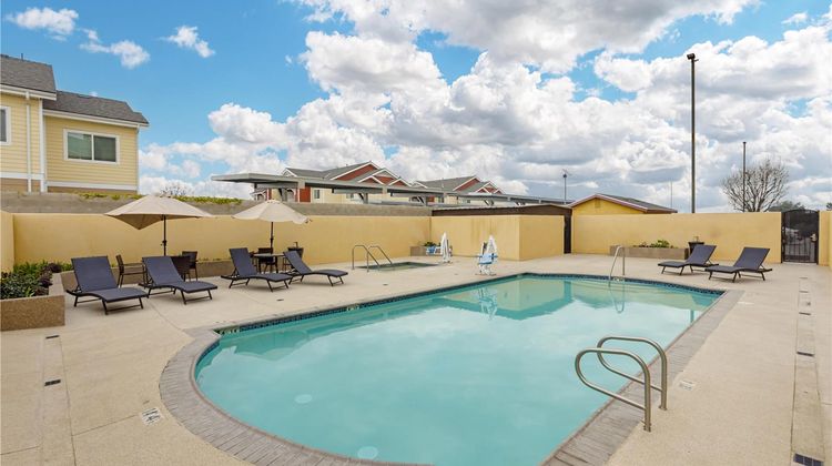 Best Western Plus Wasco Inn & Suites Pool