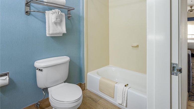 <b>Best Western Plus Wasco Inn & Suites Suite</b>. Images powered by <a href="https://iceportal.shijigroup.com/" title="IcePortal" target="_blank">IcePortal</a>.