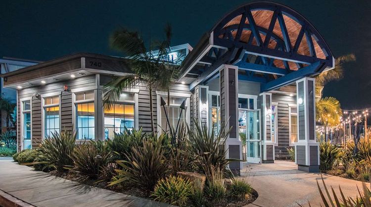 Best Western Plus Marina Gateway Hotel Restaurant