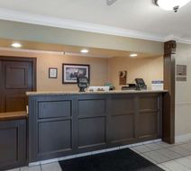 Best Western Colonial Inn Lobby