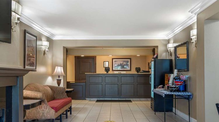 Best Western Colonial Inn Lobby