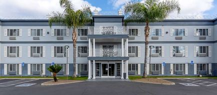 Best Western Colonial Inn Exterior