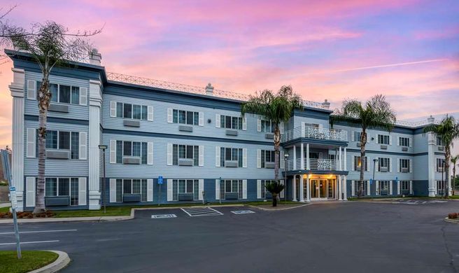 Best Western Colonial Inn Exterior