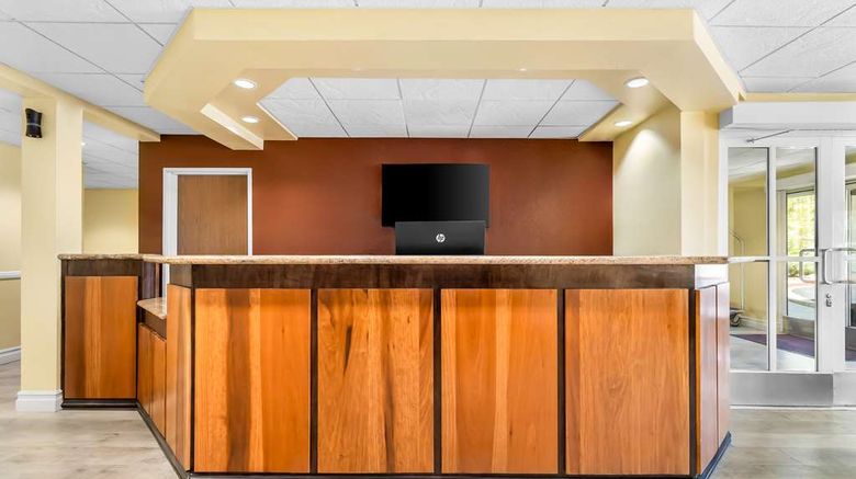 <b>Best Western Inn & Sts California City Lobby</b>. Images powered by <a href="https://iceportal.shijigroup.com/" title="IcePortal" target="_blank">IcePortal</a>.