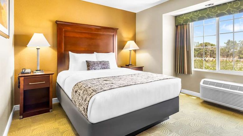 <b>Best Western Inn & Sts California City Suite</b>. Images powered by <a href="https://iceportal.shijigroup.com/" title="IcePortal" target="_blank">IcePortal</a>.