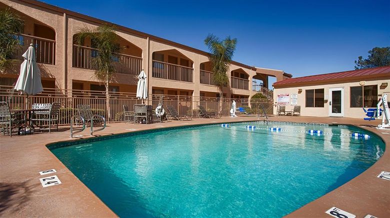 <b>Best Western Yuba City Inn Pool</b>. Images powered by <a href="https://iceportal.shijigroup.com/" title="IcePortal" target="_blank">IcePortal</a>.