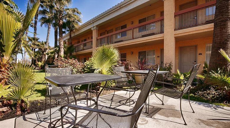 <b>Best Western Palm Court Inn Exterior</b>. Images powered by <a href="https://iceportal.shijigroup.com/" title="IcePortal" target="_blank">IcePortal</a>.