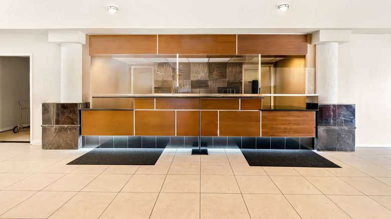 <b>Best Western Plus Irvine Spectrum Hotel Lobby</b>. Images powered by <a href="https://iceportal.shijigroup.com/" title="IcePortal" target="_blank">IcePortal</a>.
