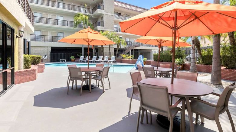 <b>Best Western Plus Irvine Spectrum Hotel Pool</b>. Images powered by <a href="https://iceportal.shijigroup.com/" title="IcePortal" target="_blank">IcePortal</a>.
