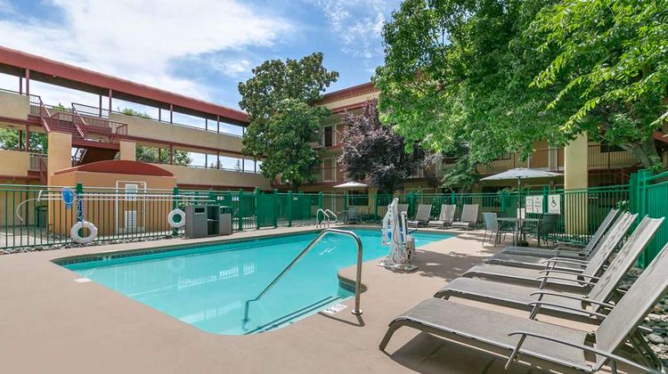 Best Western Plus Orchid Hotel & Suites Pool