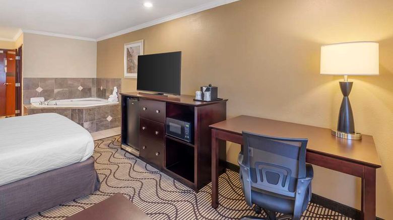 <b>Best Western Plus Orchid Hotel & Suites Suite</b>. Images powered by <a href="https://iceportal.shijigroup.com/" title="IcePortal" target="_blank">IcePortal</a>.