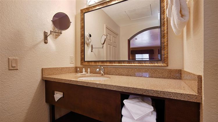 Best Western San Dimas Hotel & Suites Room