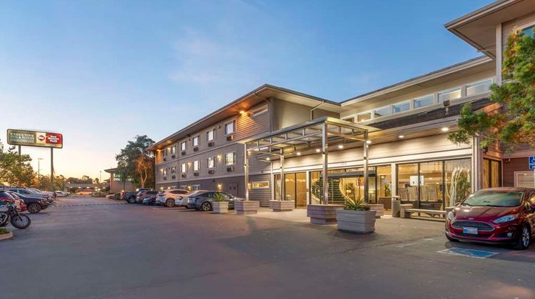 Best Western Plus Bayside Hotel Exterior