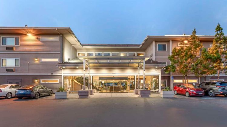 Best Western Plus Bayside Hotel Exterior