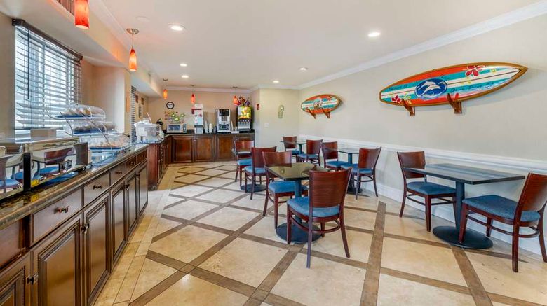 <b>Best Western Plus Marina Shores Hotel Restaurant</b>. Images powered by <a href="https://iceportal.shijigroup.com/" title="IcePortal" target="_blank">IcePortal</a>.