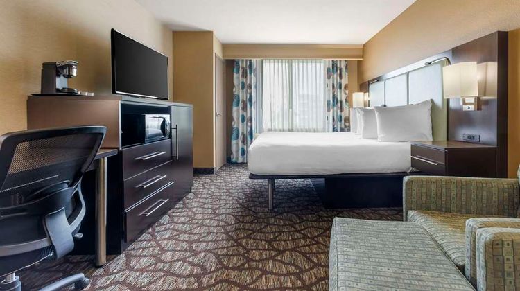 Best Western Plus Oceanside Palms Hotel Room