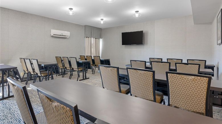 <b>Best Western Plus Fresno Airport Hotel Meeting</b>. Images powered by <a href="https://iceportal.shijigroup.com/" title="IcePortal" target="_blank">IcePortal</a>.
