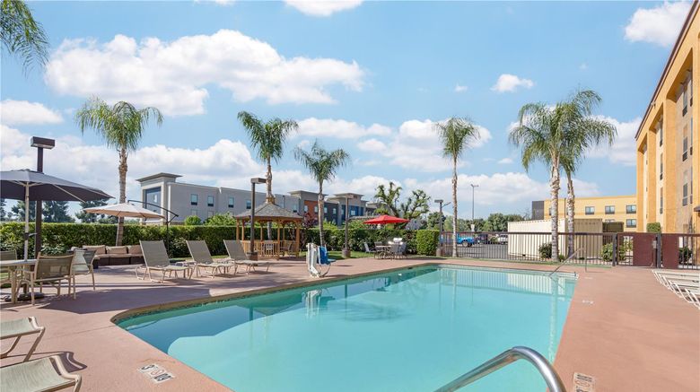 <b>Best Western Plus Fresno Airport Hotel Pool</b>. Images powered by <a href="https://iceportal.shijigroup.com/" title="IcePortal" target="_blank">IcePortal</a>.