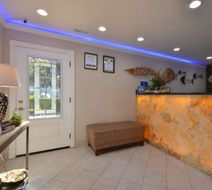 Best Western The Inn & Sts Pacific Grove Lobby