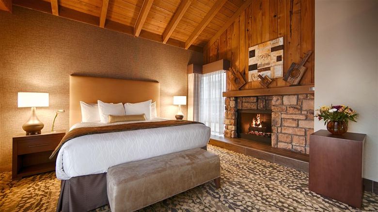 <b>Best Western The Inn & Sts Pacific Grove Suite</b>. Images powered by <a href="https://iceportal.shijigroup.com/" title="IcePortal" target="_blank">IcePortal</a>.