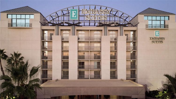 Embassy Suites Brea Exterior