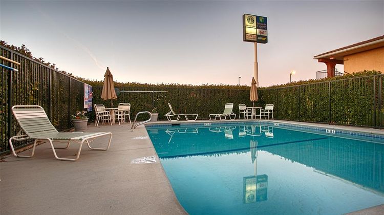 Best Western Willows Inn Pool