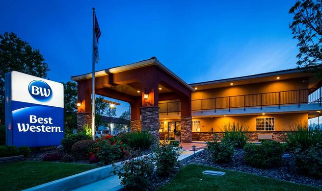 Best Western Willows Inn Exterior