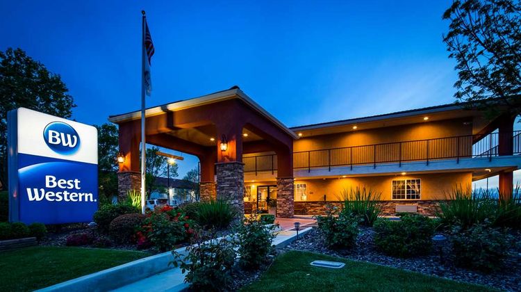 Best Western Willows Inn Exterior