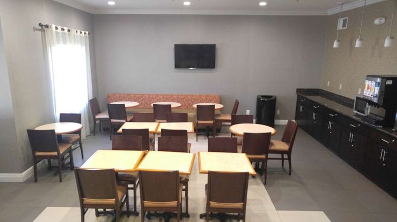 <b>Best Western Plus Delta Inn & Suites Restaurant</b>. Images powered by <a href="https://iceportal.shijigroup.com/" title="IcePortal" target="_blank">IcePortal</a>.