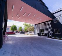 Best Western University Inn Exterior