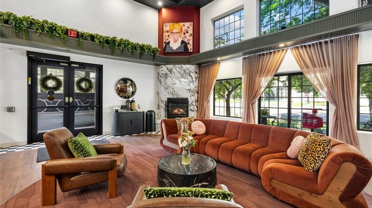 Best Western University Inn Lobby