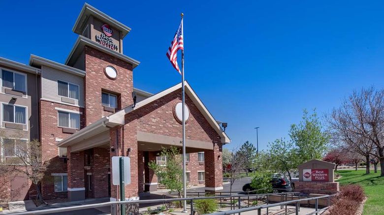 <b>Best Western Plus Gateway Inn & Suites Exterior</b>. Images powered by <a href="https://iceportal.shijigroup.com/" title="IcePortal" target="_blank">IcePortal</a>.