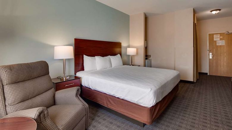 <b>Best Western Plus Gateway Inn & Suites Room</b>. Images powered by <a href="https://iceportal.shijigroup.com/" title="IcePortal" target="_blank">IcePortal</a>.