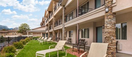 Best Western Plus Silver Saddle Inn Exterior