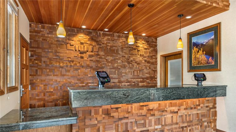 Best Western Plus Silver Saddle Inn Lobby