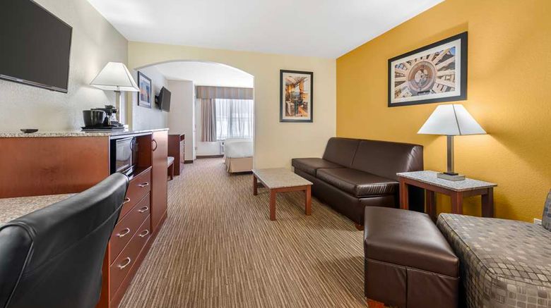 <b>Best Western Executive Inn & Suites Room</b>. Images powered by <a href="https://iceportal.shijigroup.com/" title="IcePortal" target="_blank">IcePortal</a>.