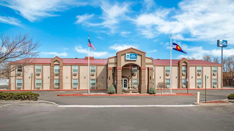 <b>Best Western Executive Inn & Suites Exterior</b>. Images powered by <a href="https://iceportal.shijigroup.com/" title="IcePortal" target="_blank">IcePortal</a>.
